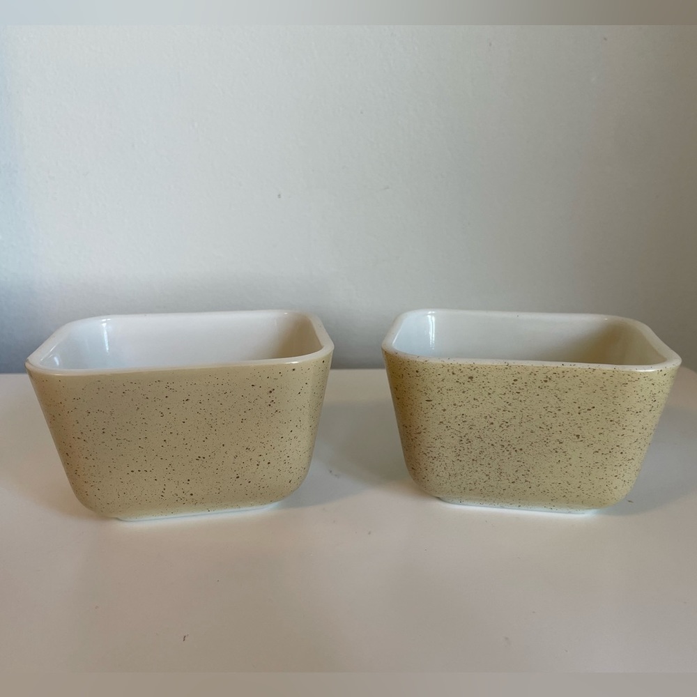 Two Pyrex Tan Speckle Refrigerator Boxes, No Lids